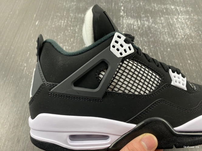 RETRO JORDAN 4 THUNDER AIR  FQ8135-001 WHITE 0929